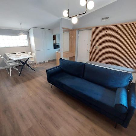Lovely Apartment Ioana Târgu Neamț Exteriör bild