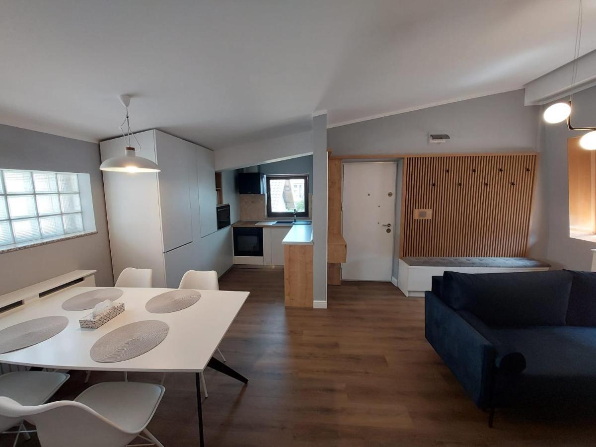 Lovely Apartment Ioana Târgu Neamț Exteriör bild