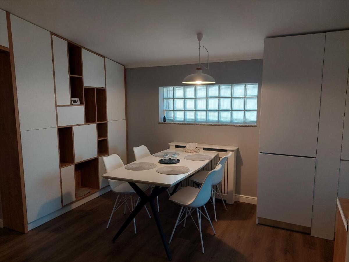 Lovely Apartment Ioana Târgu Neamț Exteriör bild